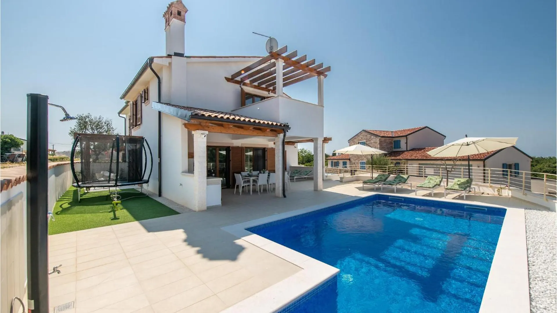 Lovely Home In Kavran With Outdoor Swimming Pool Holiday home